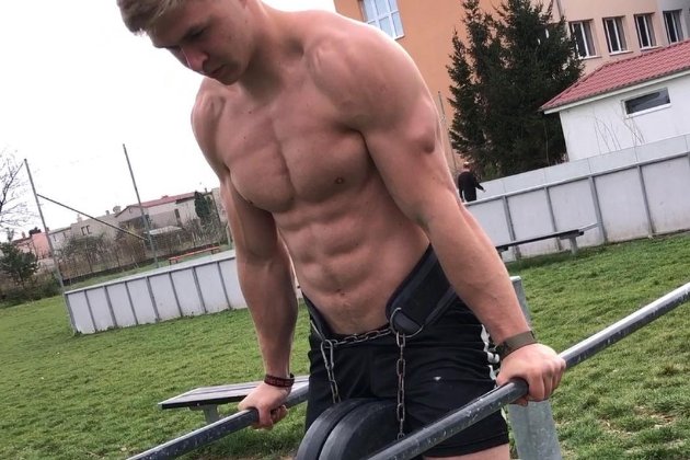 Jak se rozcvičovat před weightedem?