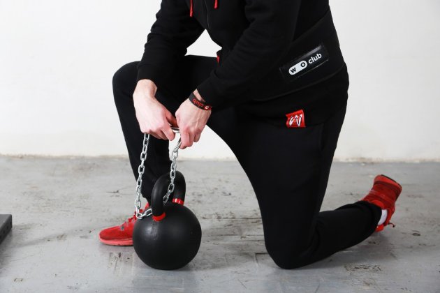 Když vlastní váha nestačí - úvod do weighted workoutu